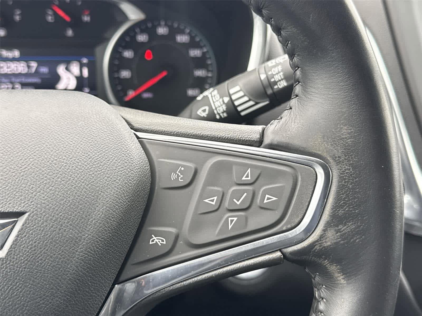 Used 2021 Chevrolet Equinox LT AWD/4WD image 18
