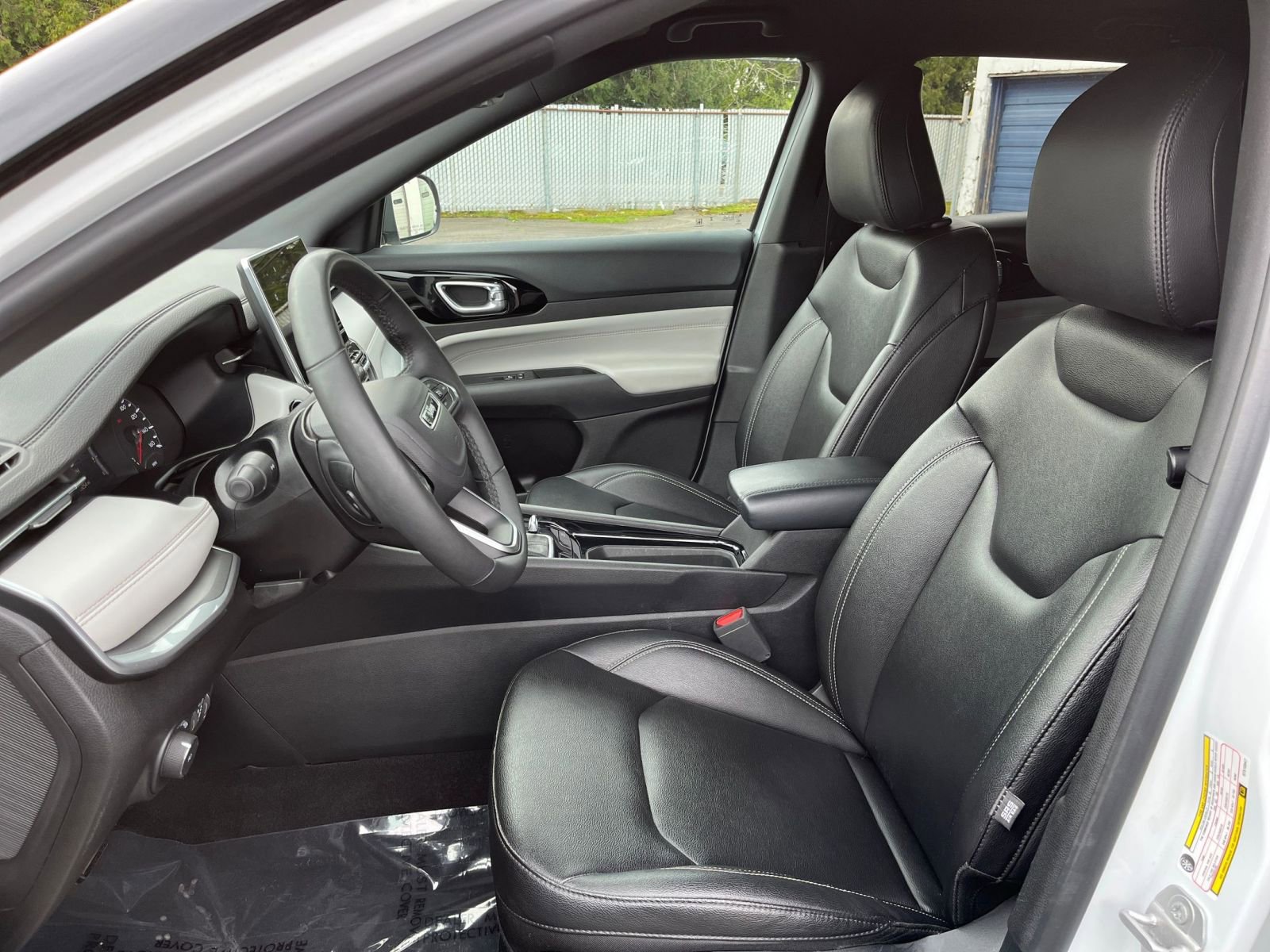 Used 2025 Jeep Compass Limited AWD/4WD image 38