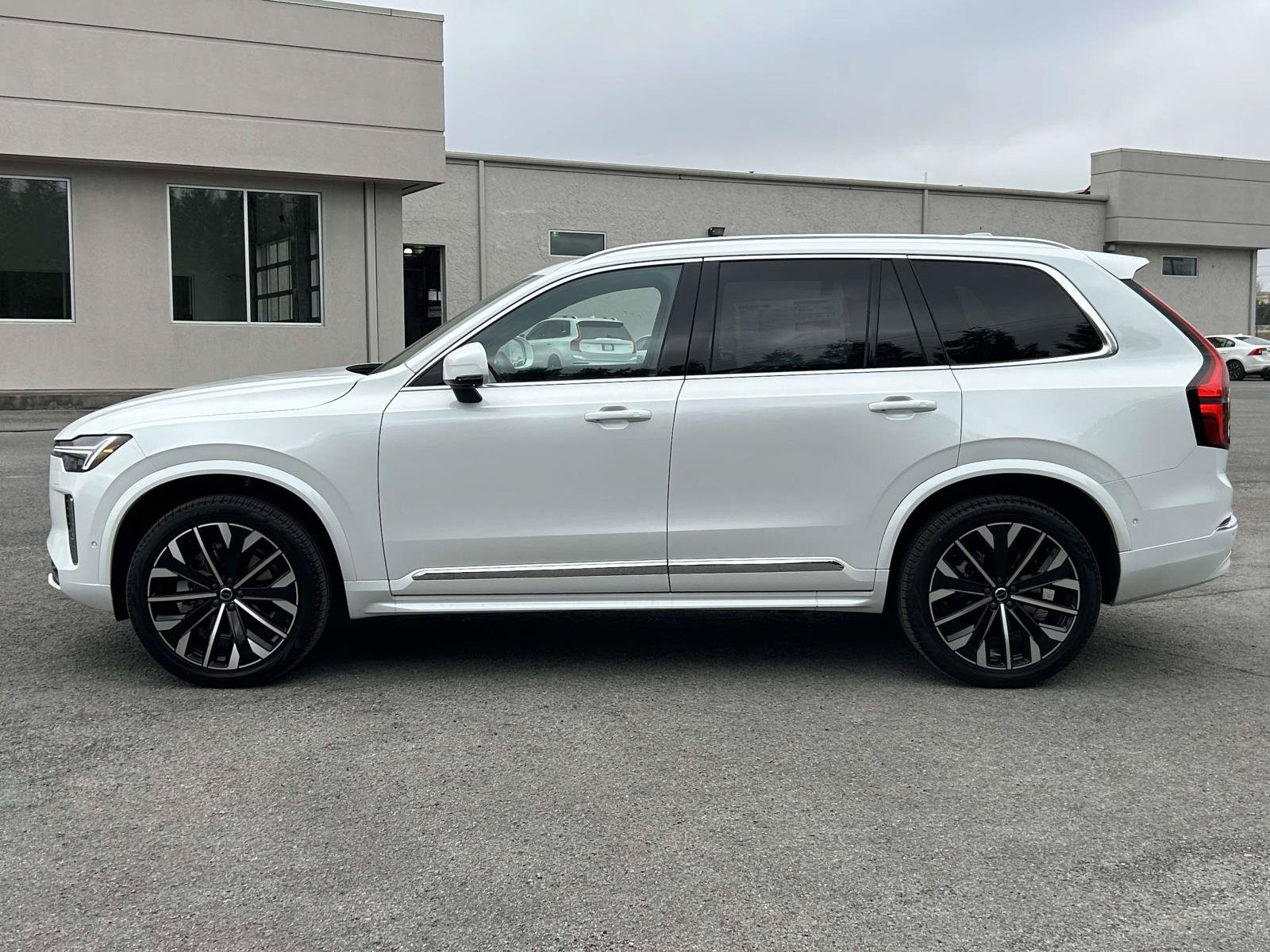 New 2026 Volvo XC90 B6 Plus w/ Protection Package Premier AWD/4WD image 6