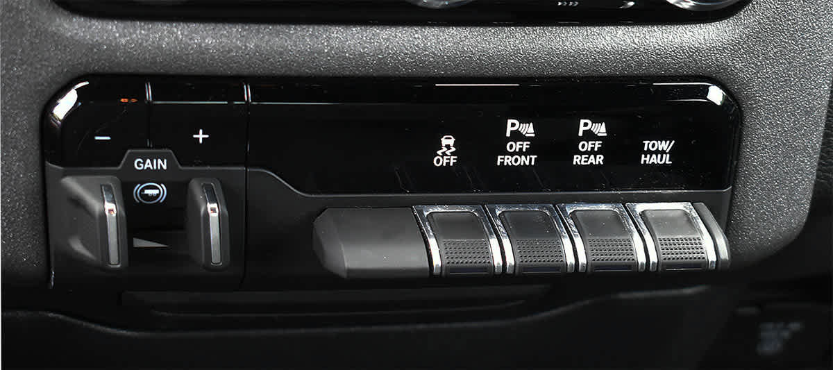 Used 2025 RAM 1500 Warlock AWD/4WD image 21