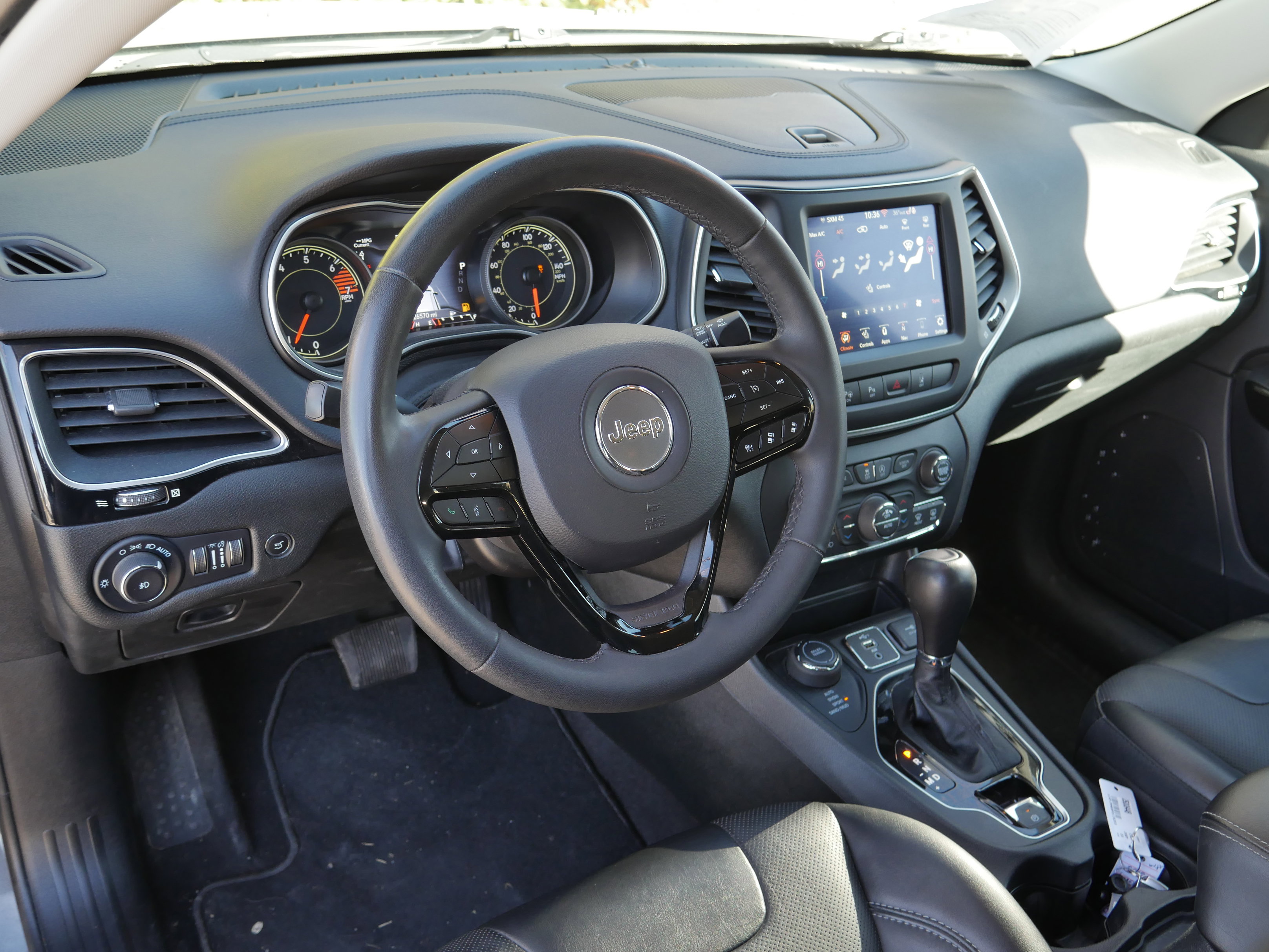 Used 2023 Jeep Cherokee Altitude Lux image 4