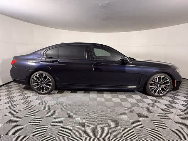 Used 2022 BMW 740i w/ M Sport Package RWD image 8