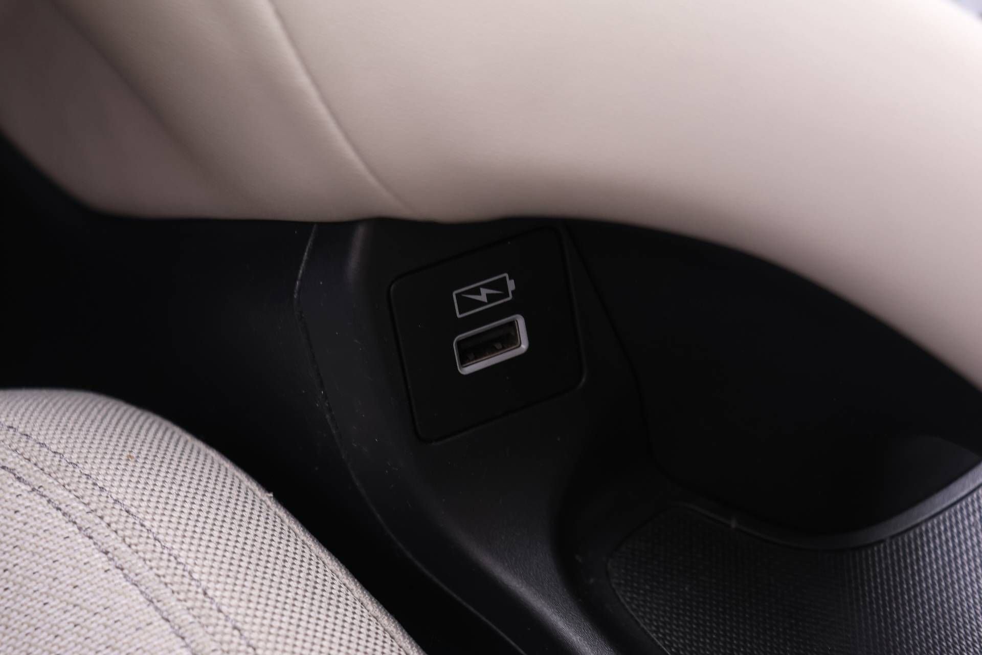 Certified 2023 Honda HR-V LX image 9