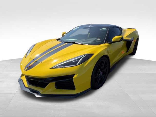Used 2025 Chevrolet Corvette Z06 RWD image 2