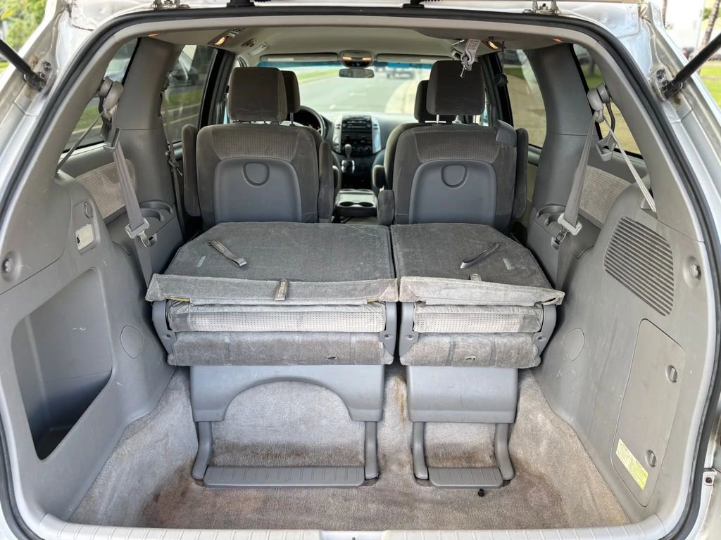 Used 2010 Toyota Sienna LE FWD image 16