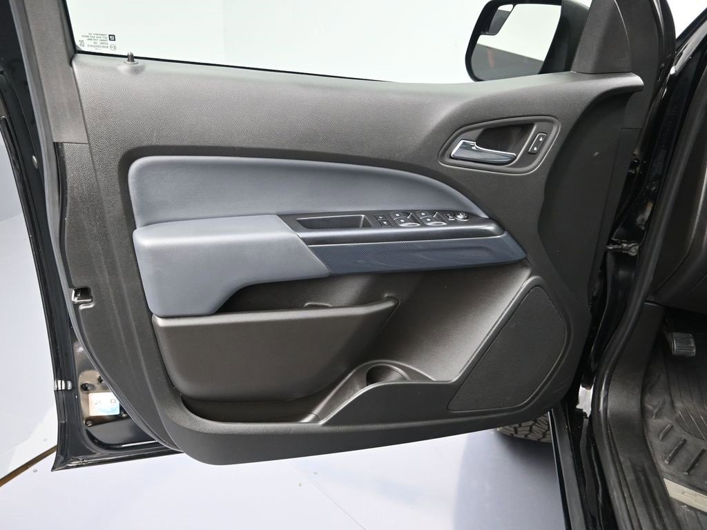Certified 2021 Chevrolet Colorado Z71 w/ Z71 Midnight Edition image 10
