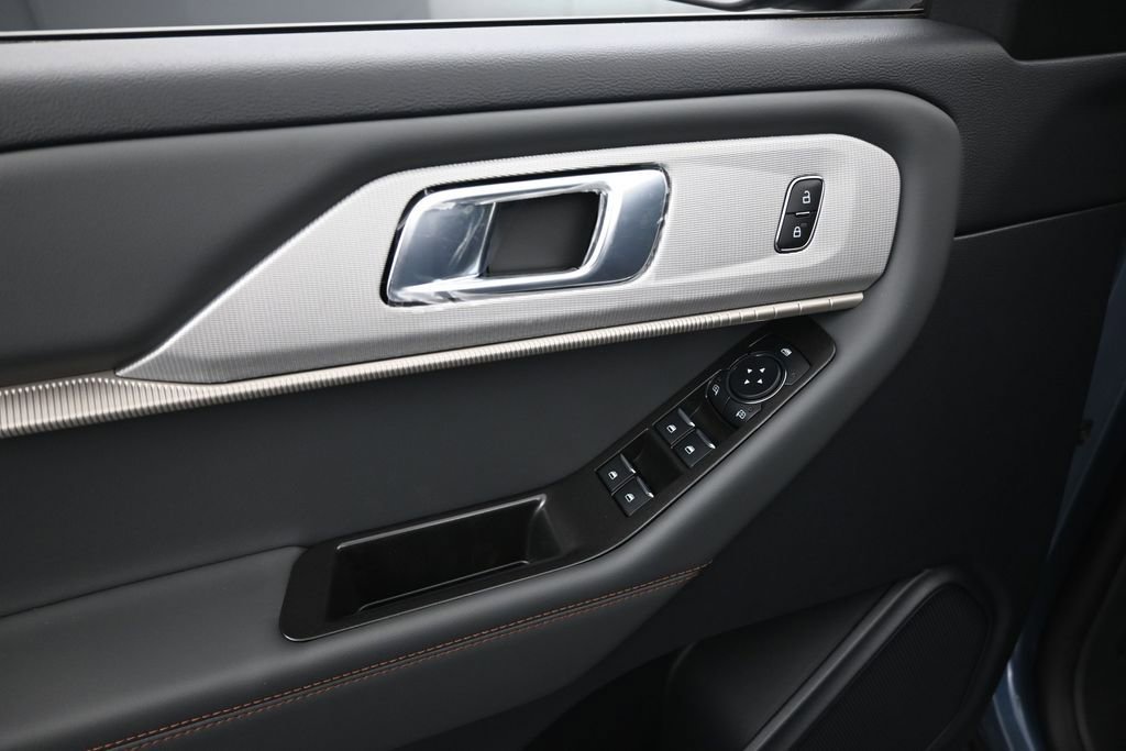 New 2026 Ford Explorer Active RWD image 10