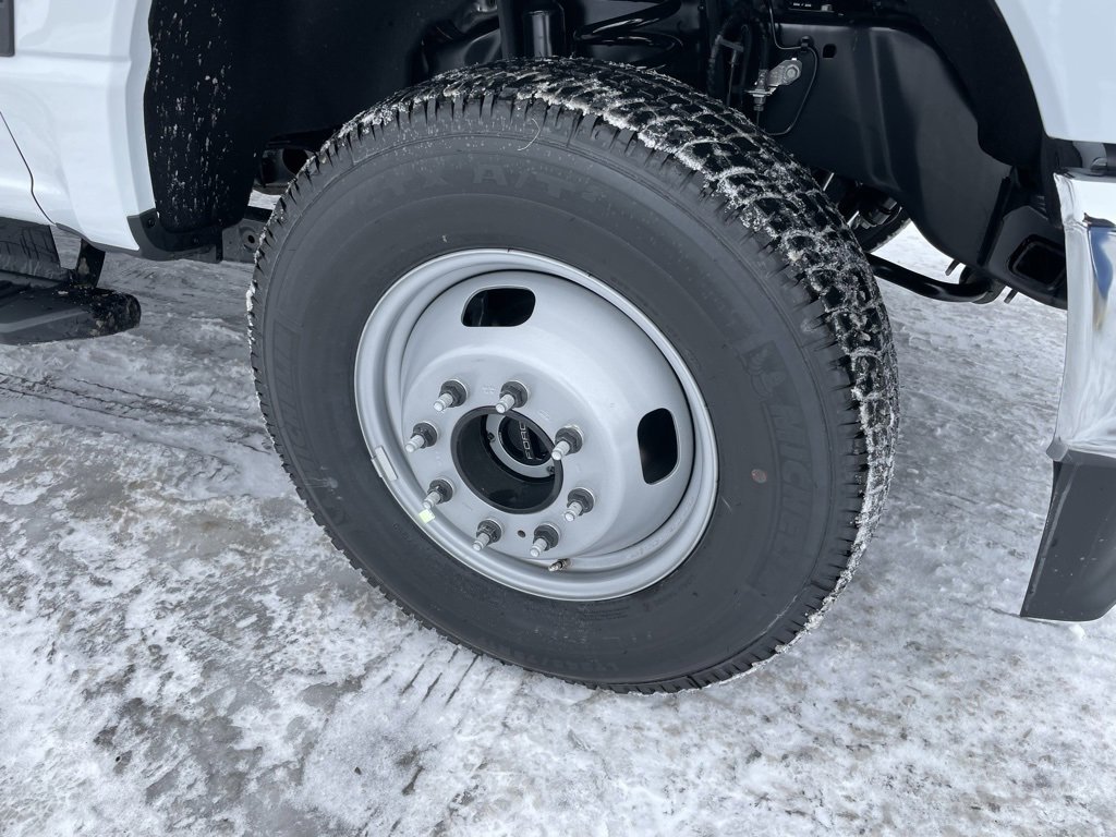 New 2026 Ford F350 XL w/ XL Chrome Package image 3