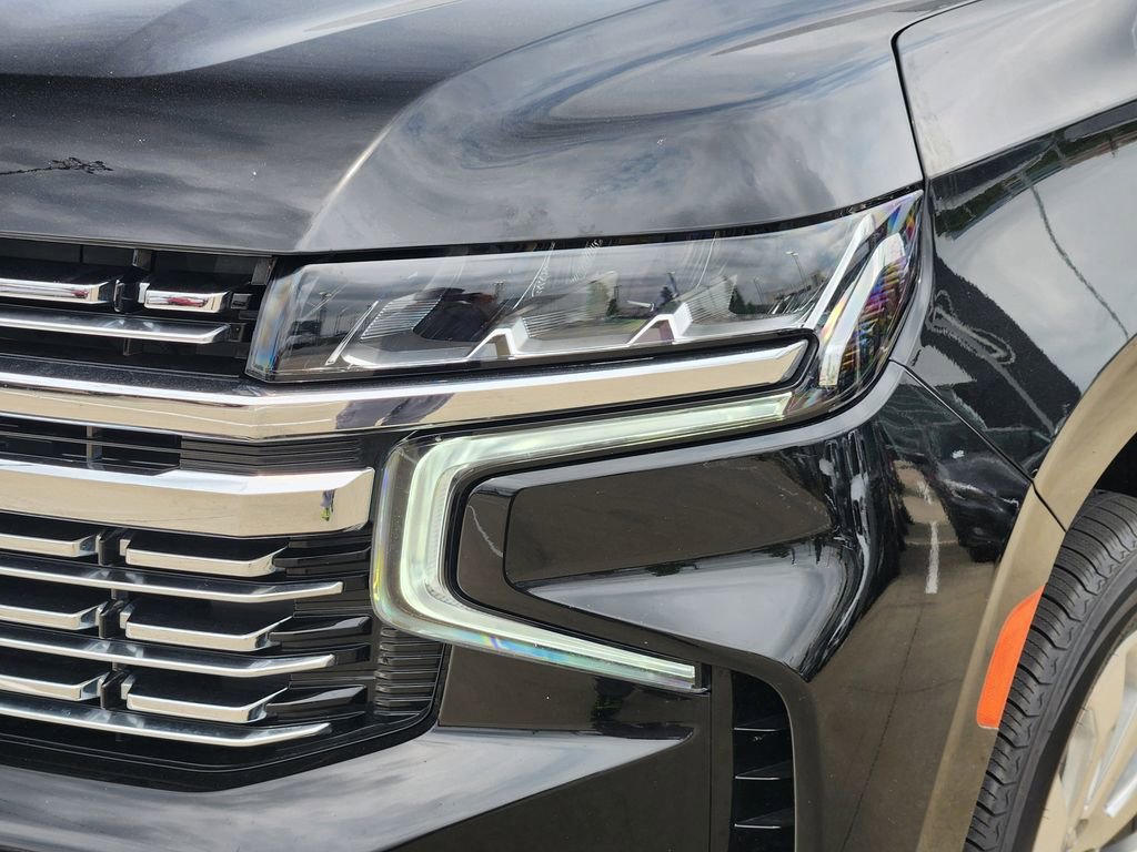 Used 2024 Chevrolet Suburban Premier w/ Premium Package 2 AWD/4WD image 8