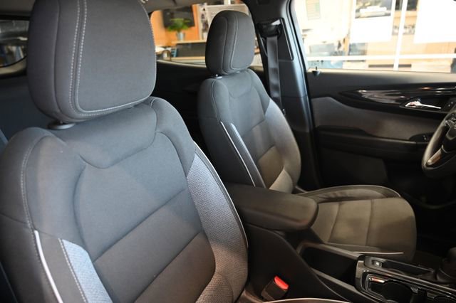 Used 2024 Chevrolet TrailBlazer LS w/ LS Convenience Package FWD image 8