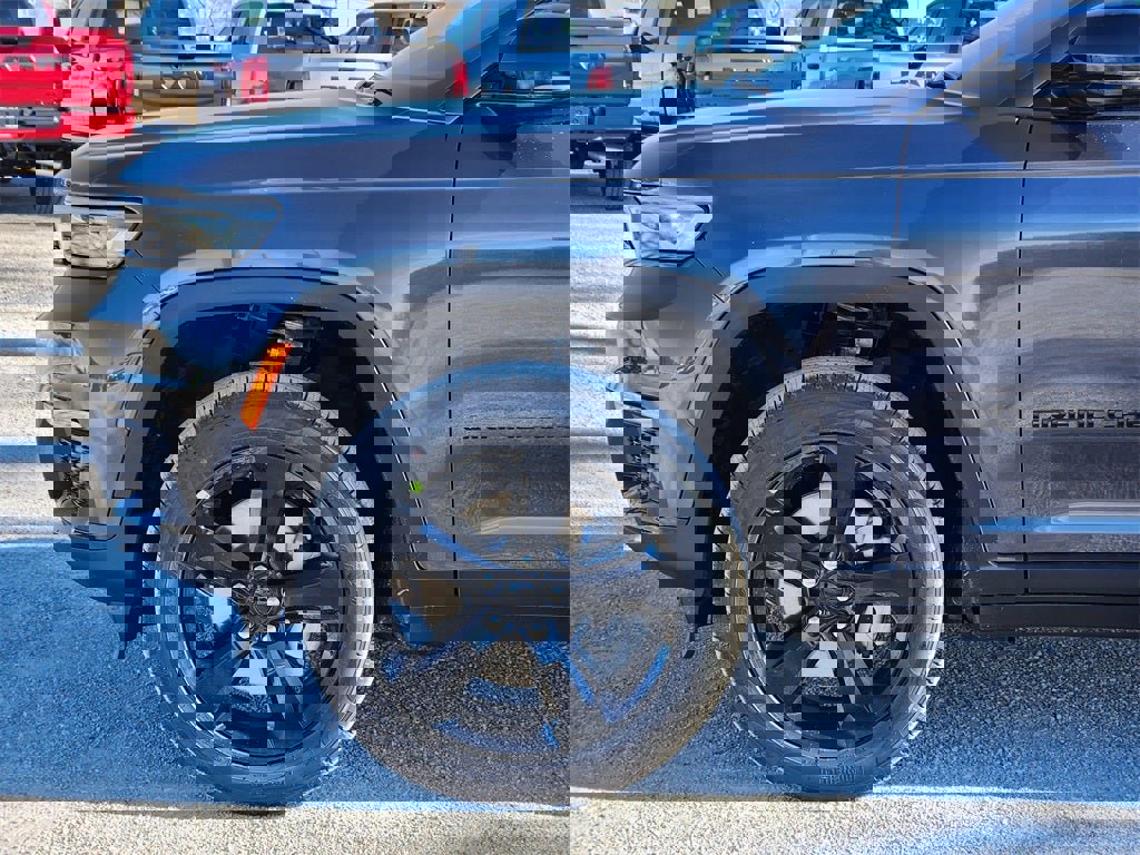 New 2025 Jeep Grand Cherokee L Limited w/ Black Appearance Package image 6