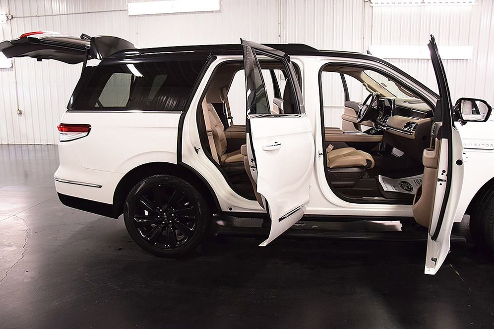 Used 2022 Lincoln Navigator Reserve image 37