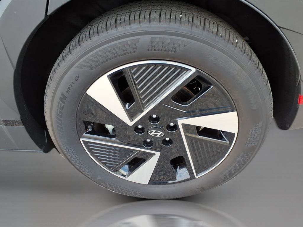 Used 2025 Hyundai Ioniq 5 SE image 6