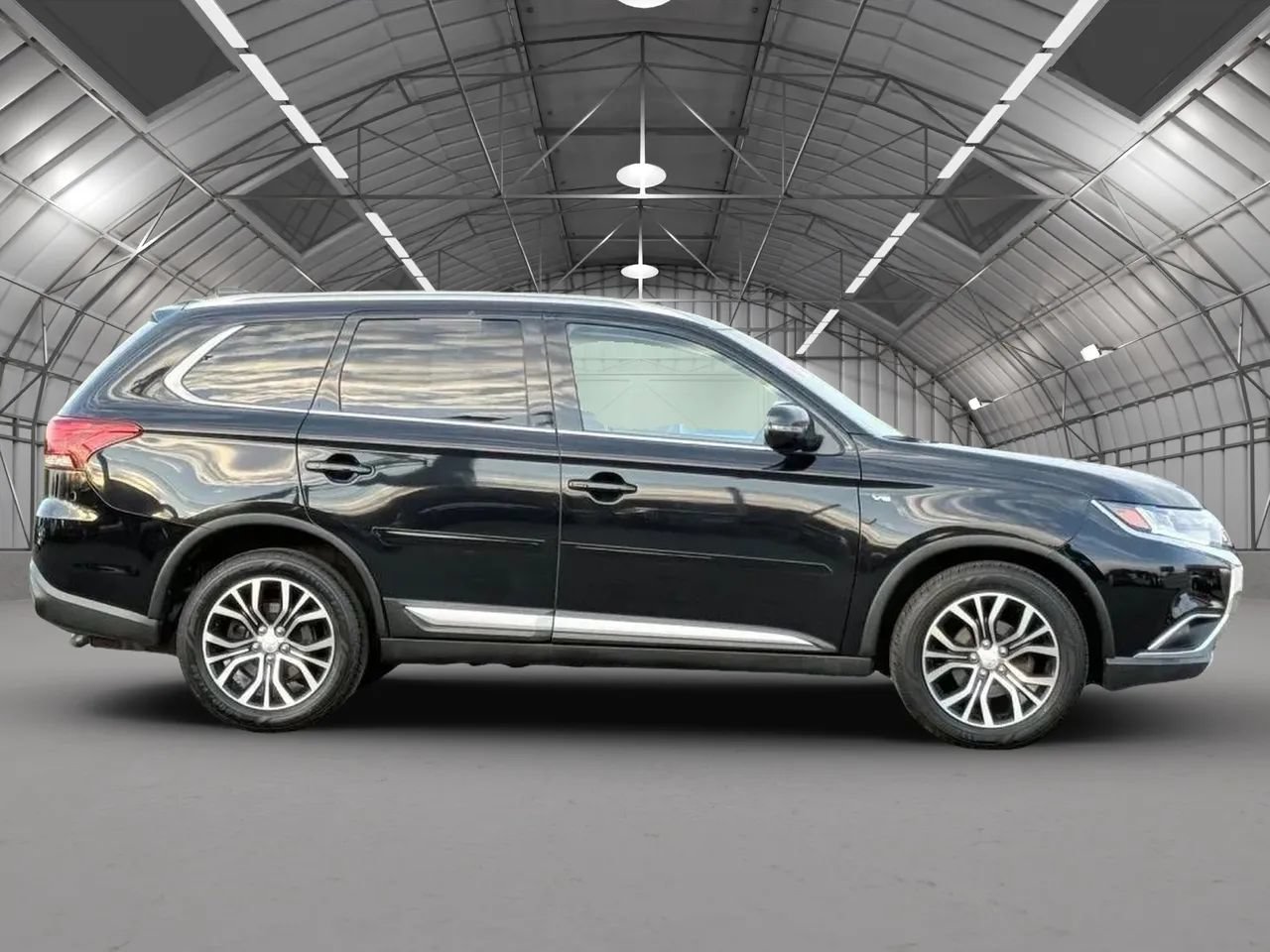 Used 2017 Mitsubishi Outlander GT AWD/4WD image 8