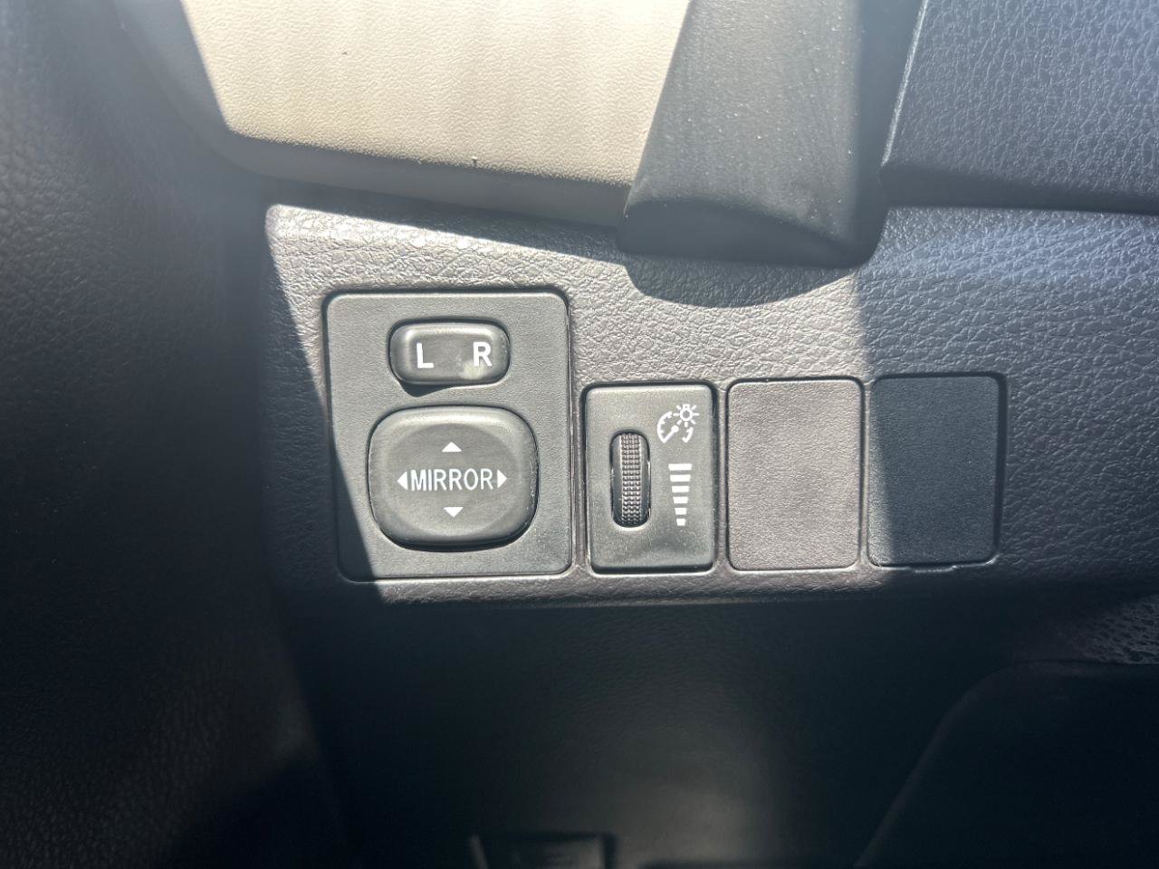 Used 2017 Toyota Corolla LE w/ Body Protection Package FWD image 16