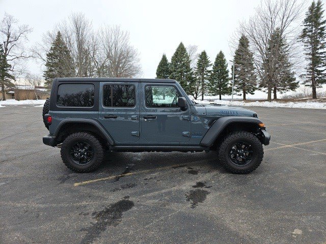 Used 2025 Jeep Wrangler Willys image 7