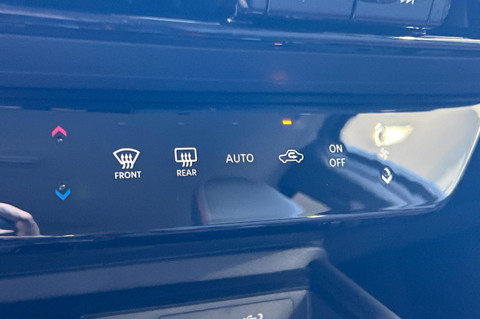 New 2027 Nissan Kicks SR FWD image 17