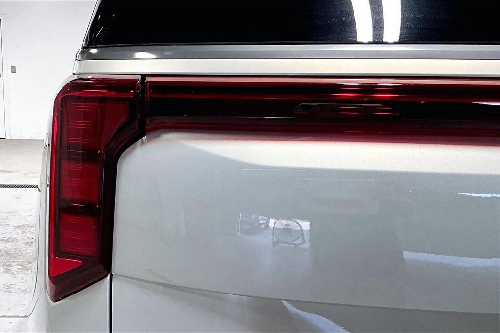 New 2026 Kia Carnival SX w/ SX Dark Edition Package FWD image 32