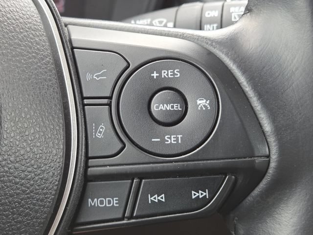Used 2022 Toyota Corolla Cross LE AWD/4WD image 30