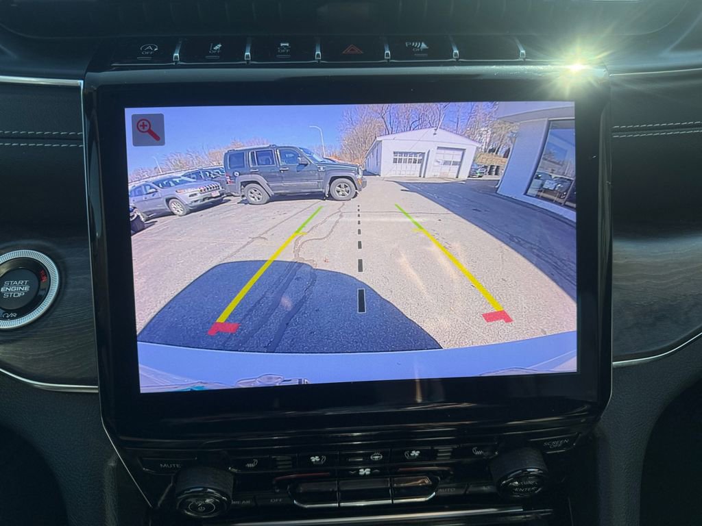 Used 2023 Jeep Grand Cherokee L Overland image 16