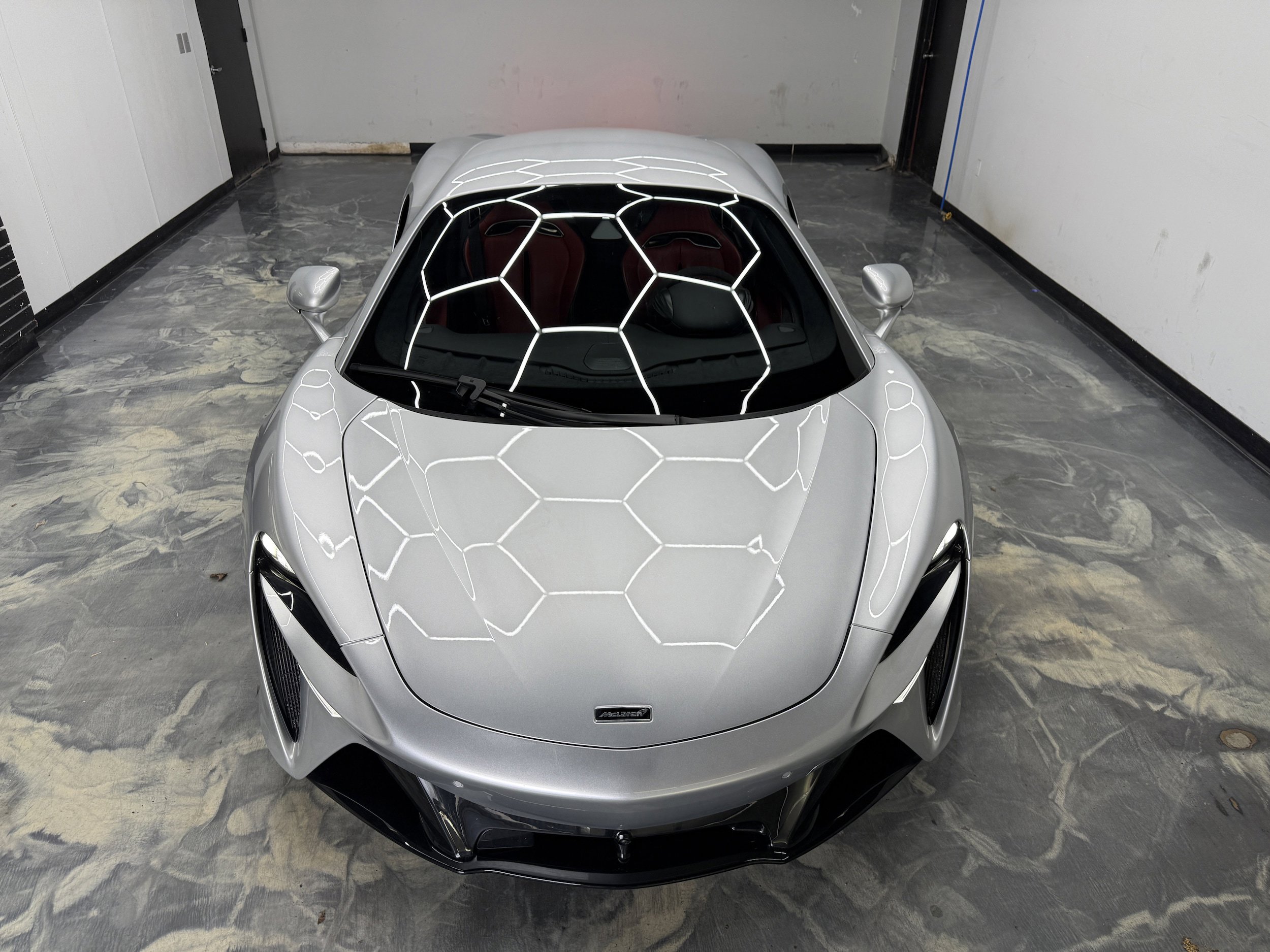 Used 2023 McLaren Artura RWD image 10