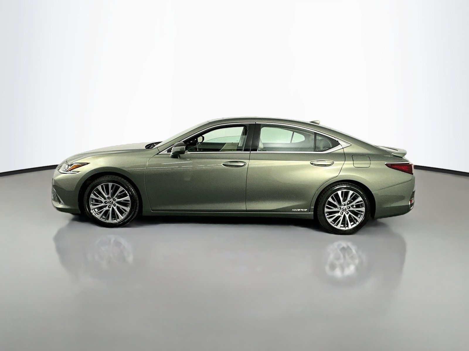 Used 2020 Lexus ES 300h w/ Premium Package FWD image 4