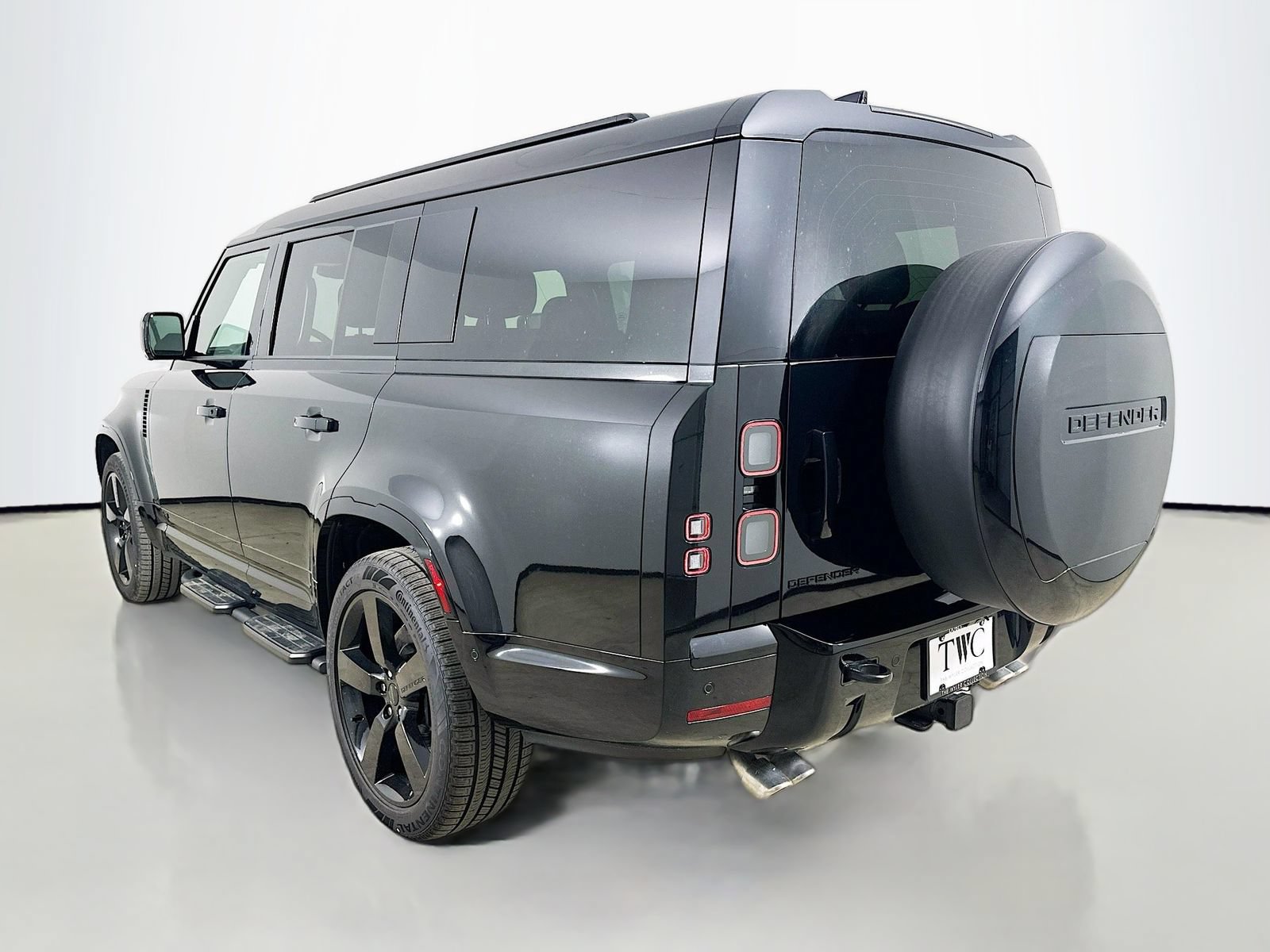 New 2026 Land Rover Defender 130 V8 AWD/4WD image 7