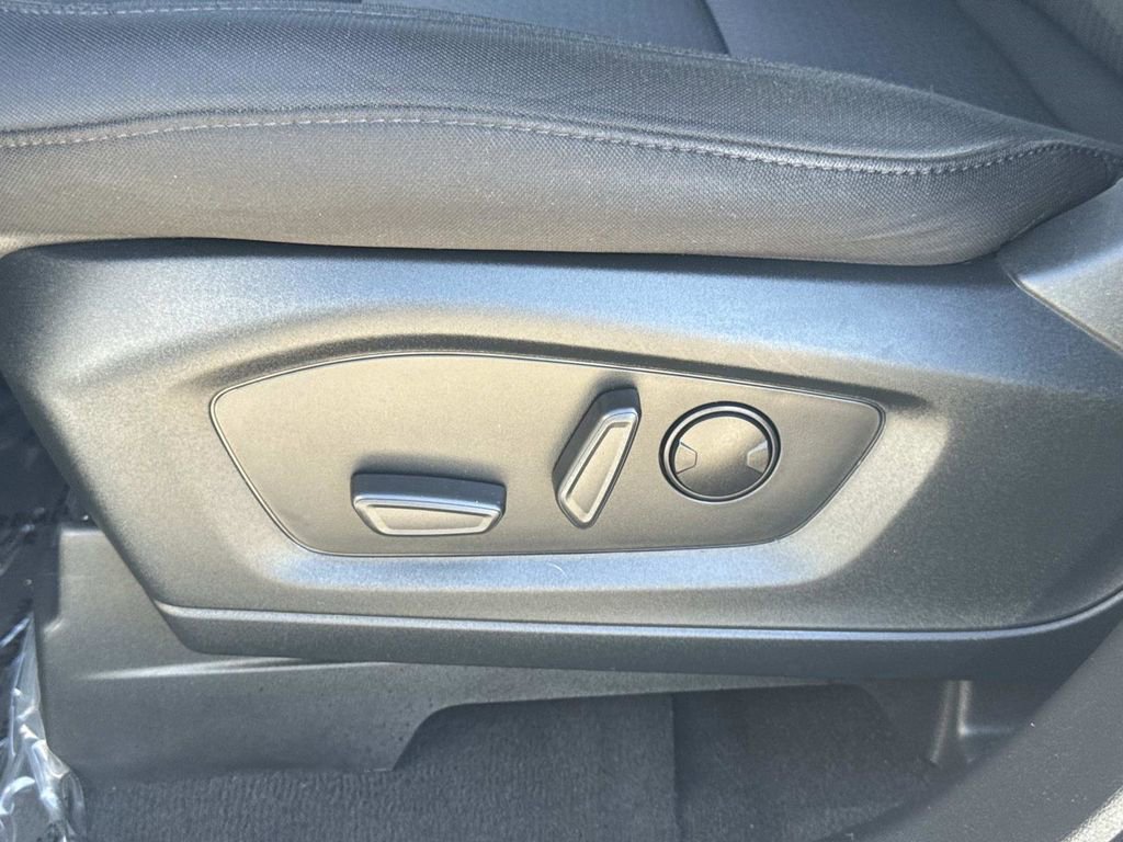 Certified 2023 Ford Explorer XLT image 21