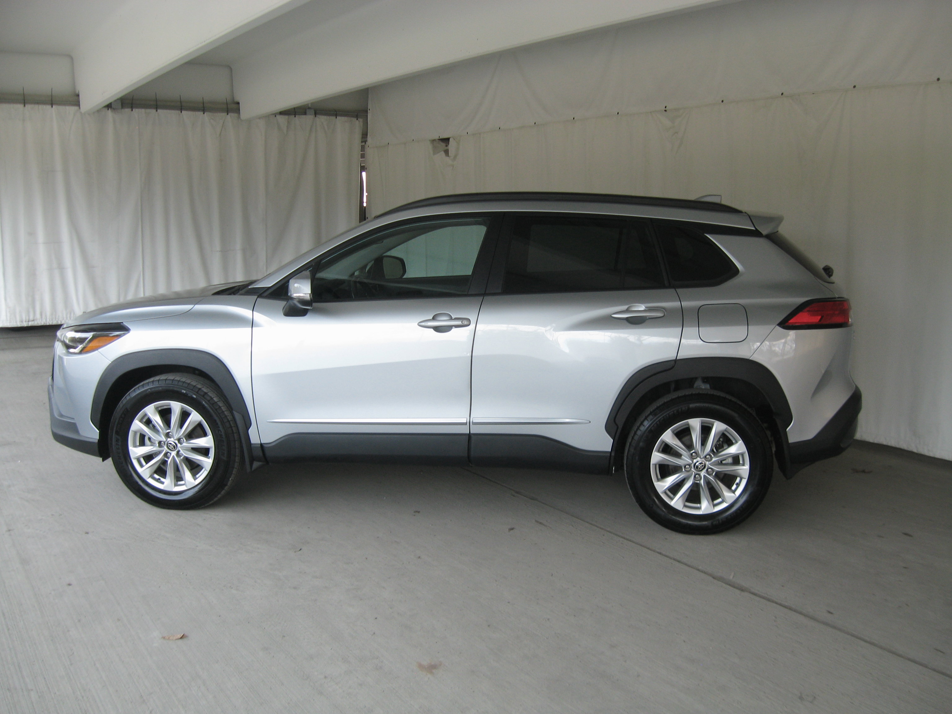 Certified 2022 Toyota Corolla Cross LE w/ Moonroof Package AWD/4WD image 24