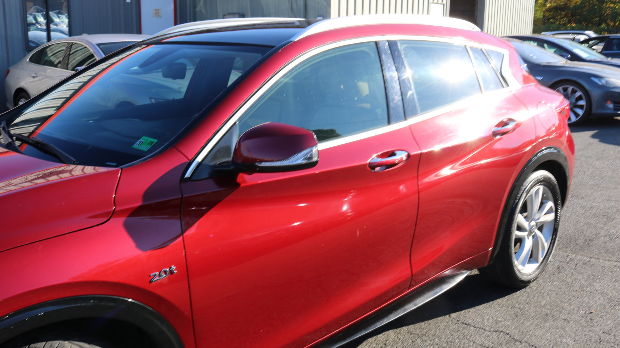 Used 2019 INFINITI QX30 image 5