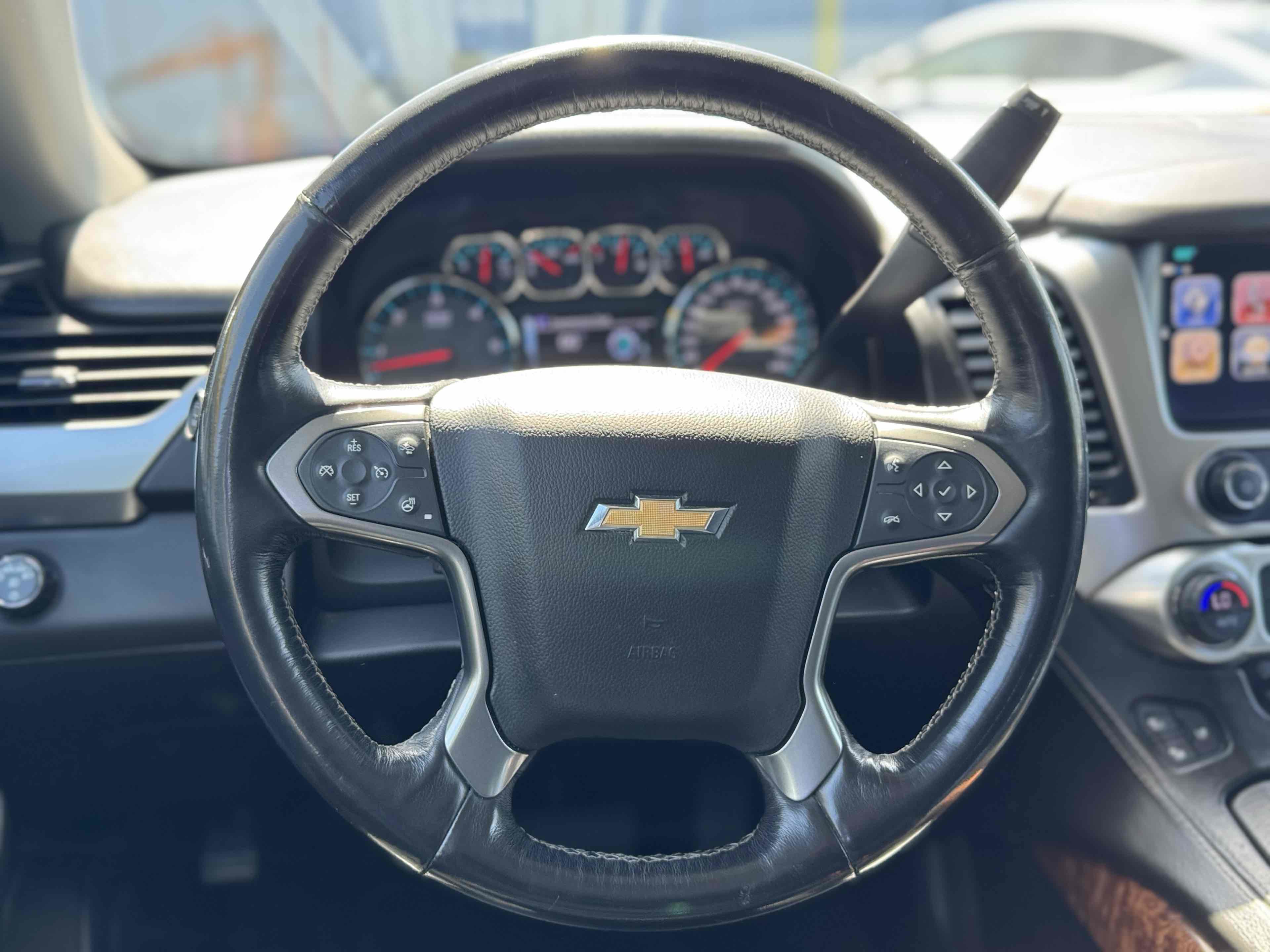 Used 2018 Chevrolet Suburban Premier image 20