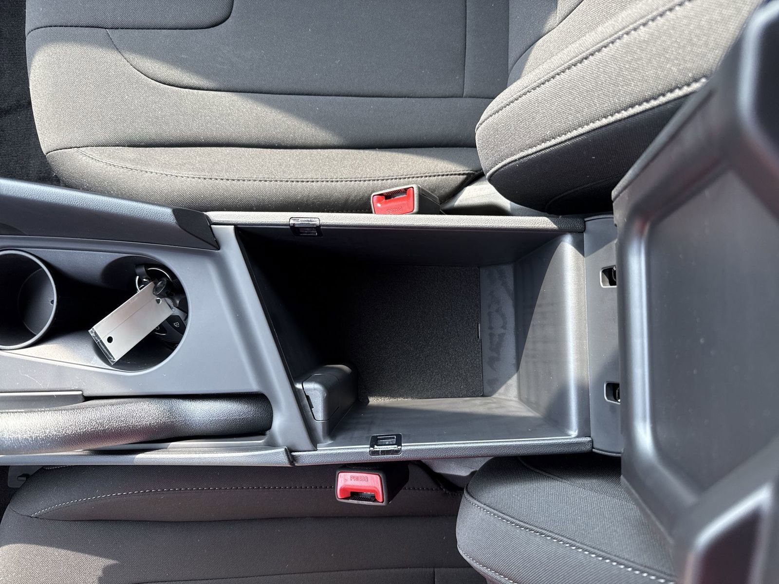 Certified 2025 Hyundai Elantra Sport image 23