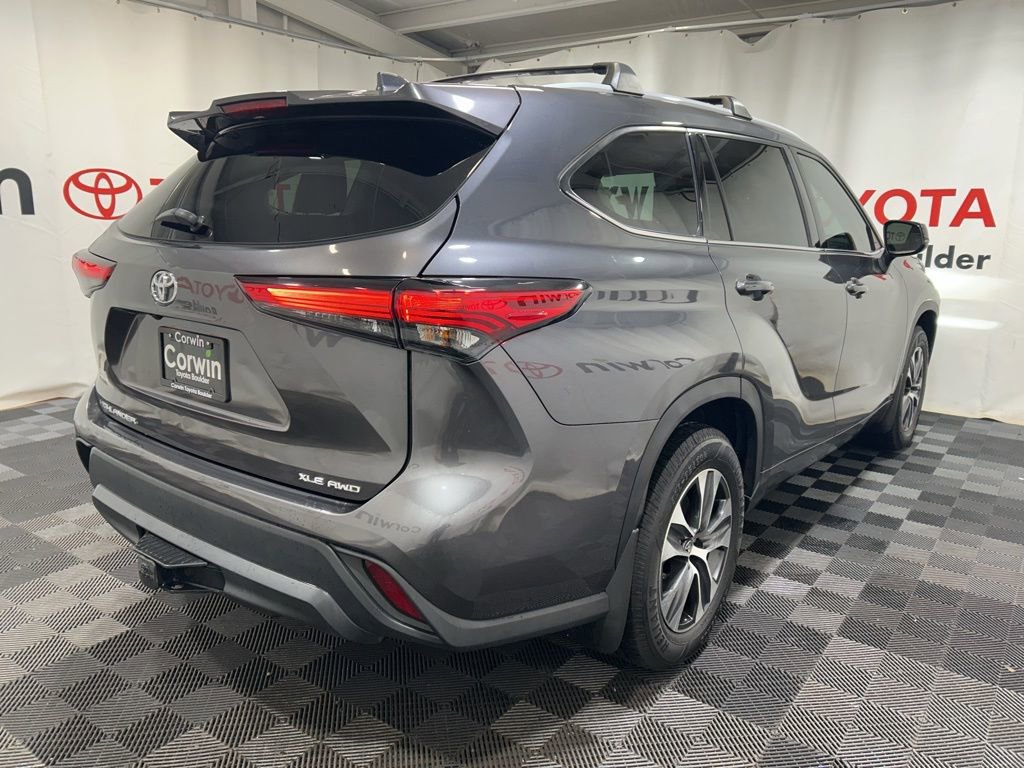 Used 2022 Toyota Highlander XLE image 8