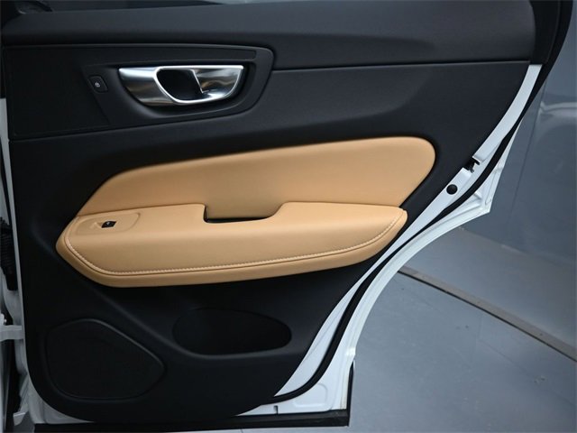 Used 2025 Volvo XC60 T8 Ultra w/ Protection Package Premier image 28
