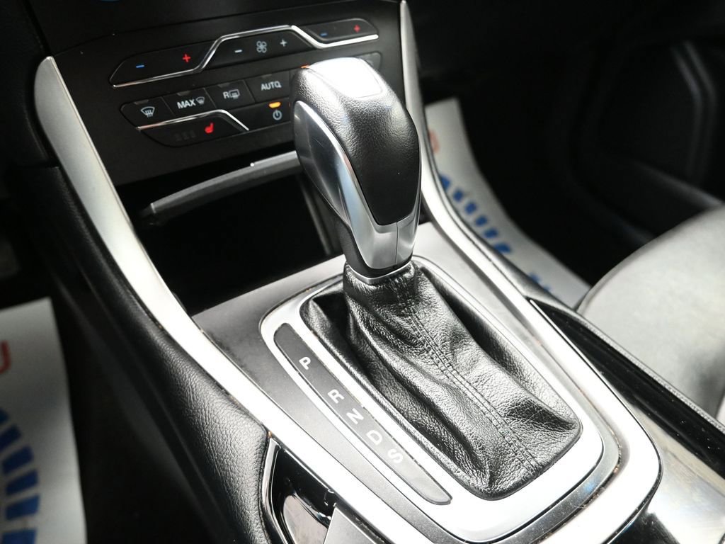 Used 2018 Ford Edge SEL w/ Equipment Group 201A image 24