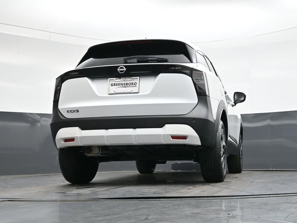 Used 2026 Nissan Kicks SV image 32