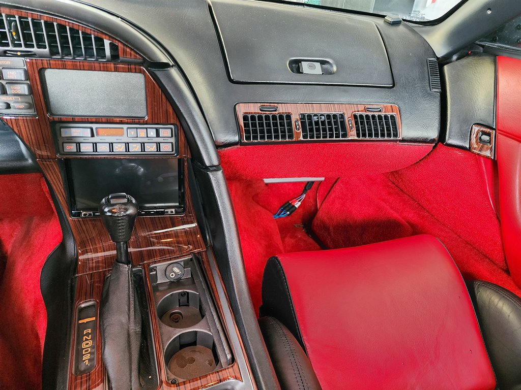 Used 1990 Chevrolet Corvette Convertible RWD image 23