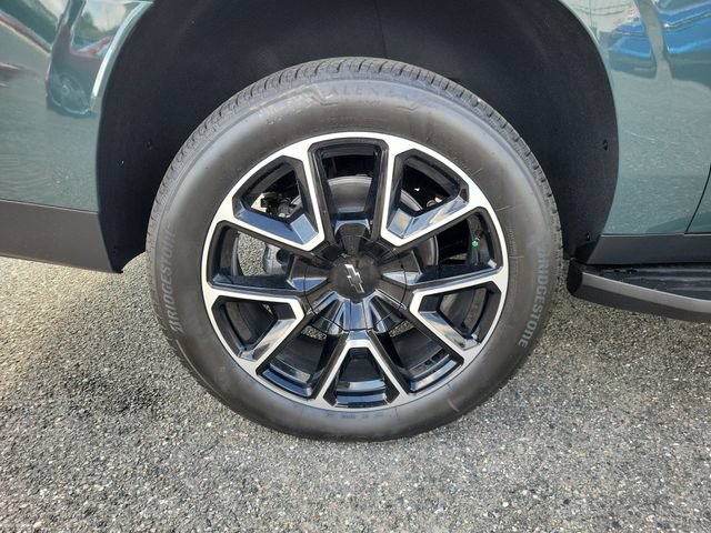 Used 2026 Chevrolet Suburban RST w/ Comfort Package RWD image 5