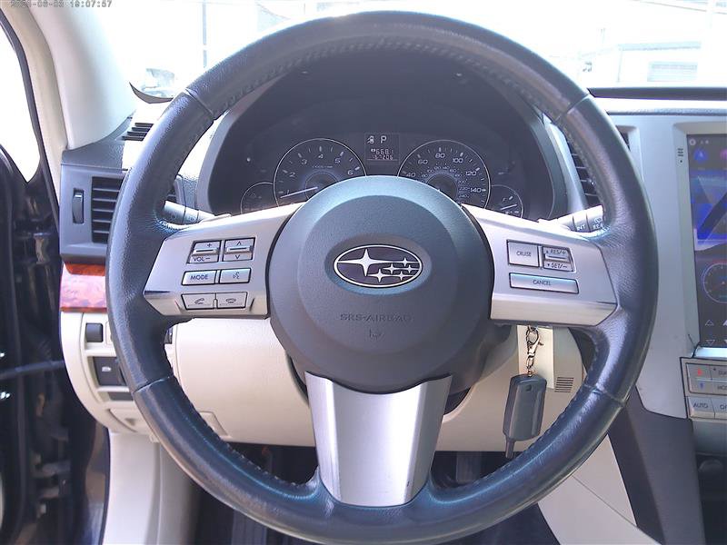 Used 2010 Subaru Outback 3.6R Limited w/ Popular Equipment Group 2C AWD/4WD image 11