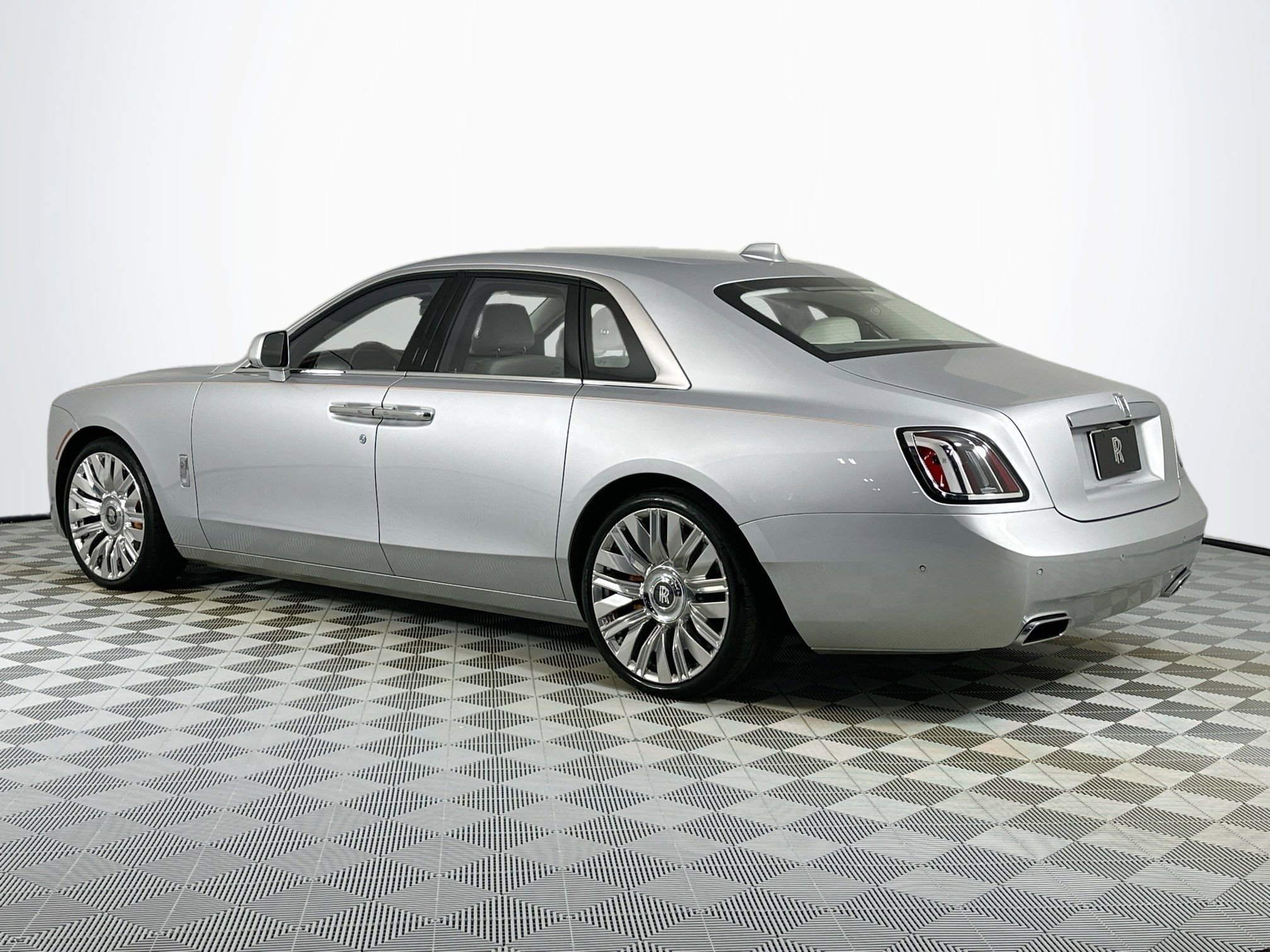 Certified 2026 Rolls-Royce Ghost AWD/4WD image 2