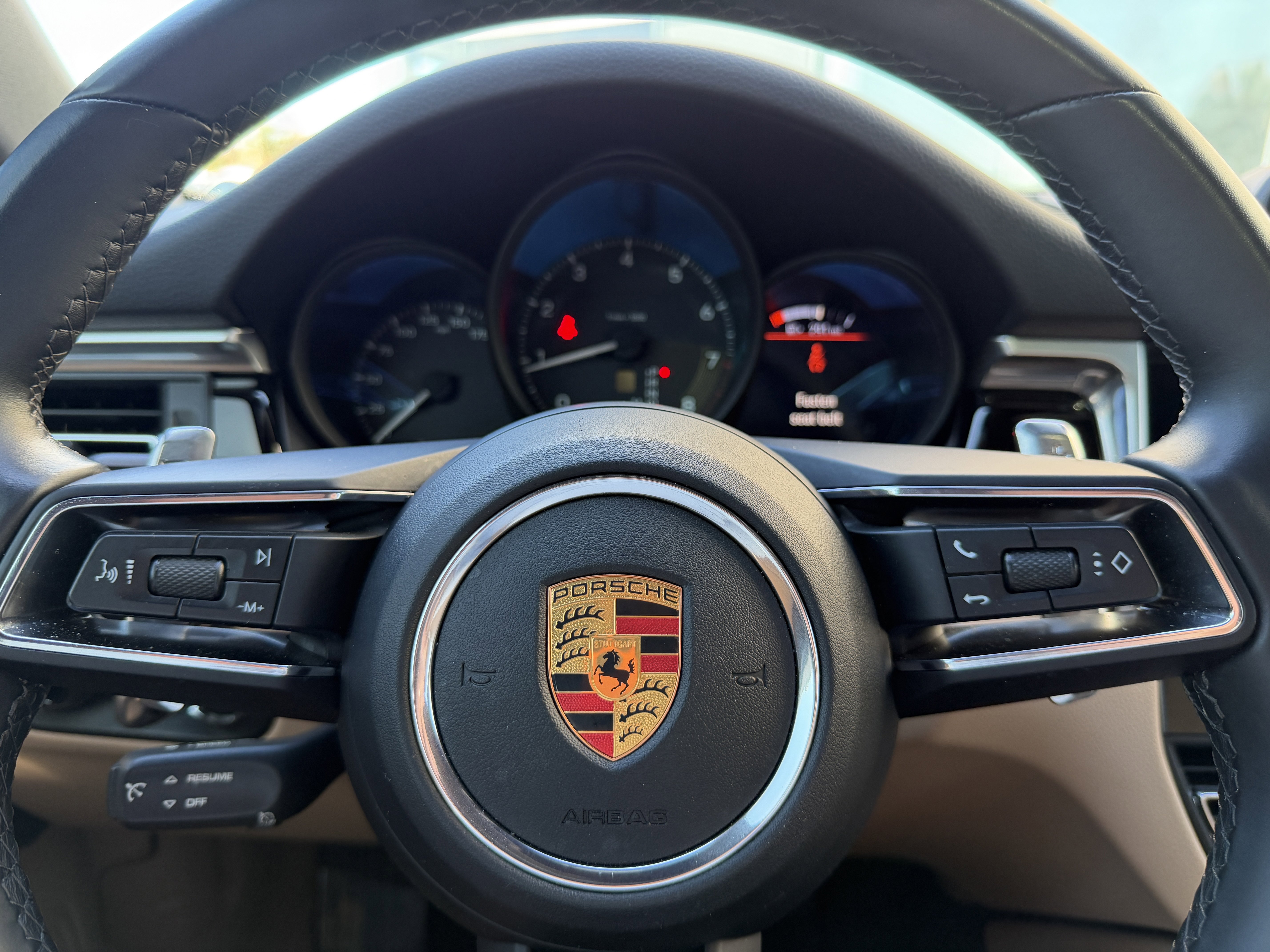 Certified 2022 Porsche Macan image 37