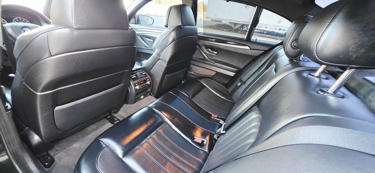 Used 2013 BMW M5 image 16