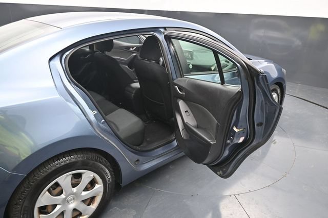 Used 2016 MAZDA MAZDA3 i Sport FWD image 29