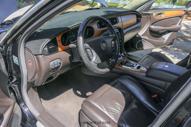 Used 2006 Jaguar XJ Vanden Plas Super V8 Portfolio RWD image 22