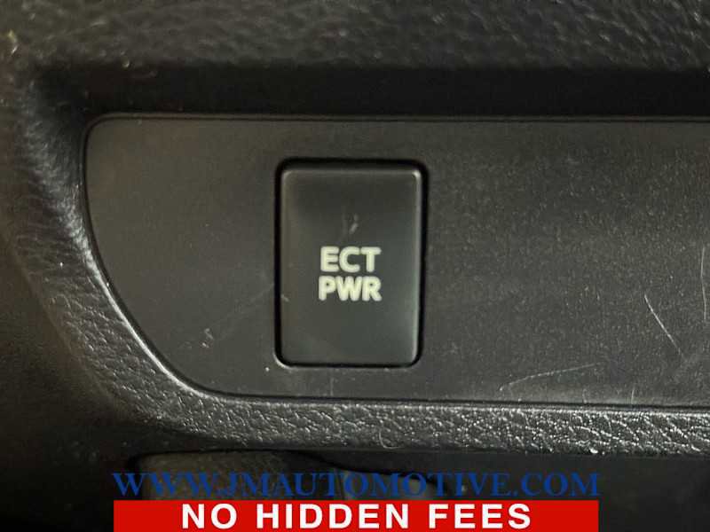 Used 2017 Toyota Tacoma SR5 image 34