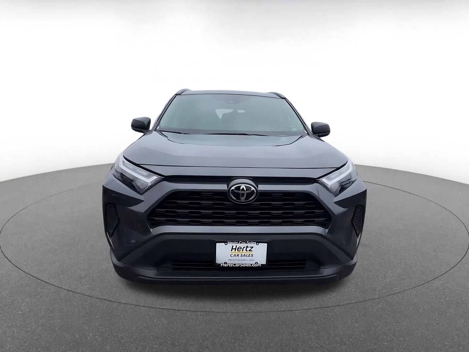 Used 2025 Toyota RAV4 LE AWD/4WD image 4