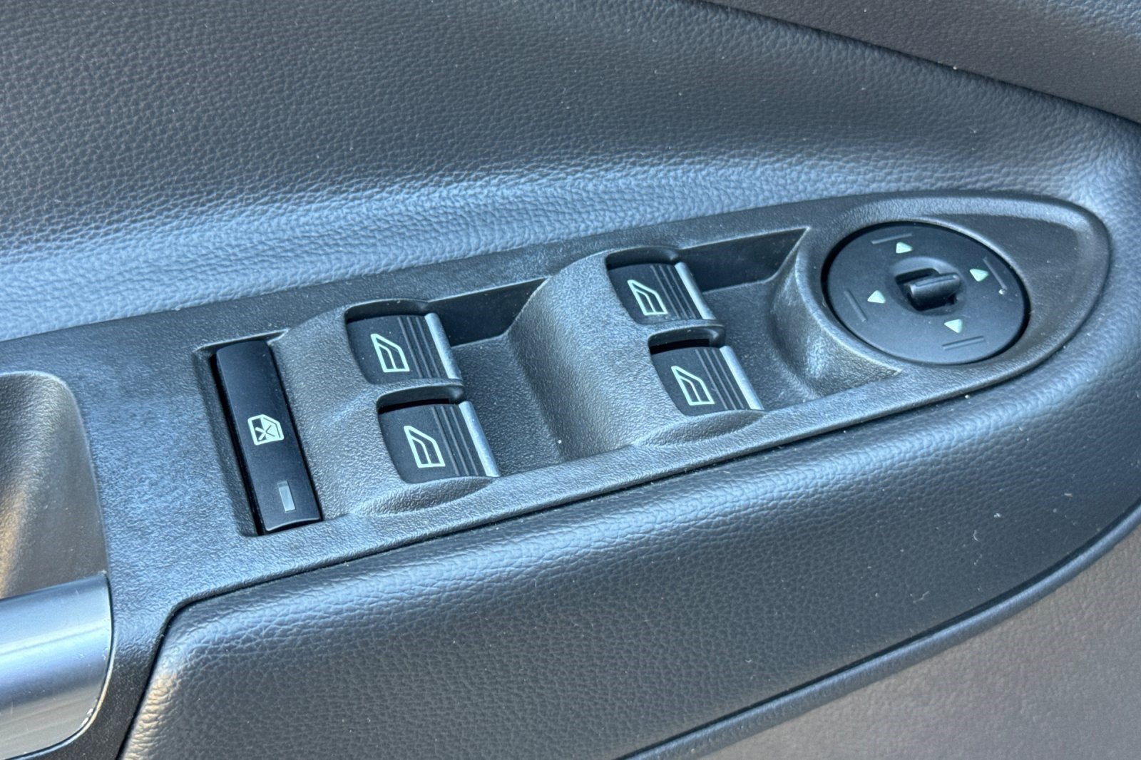 Used 2019 Ford Escape SEL FWD image 14