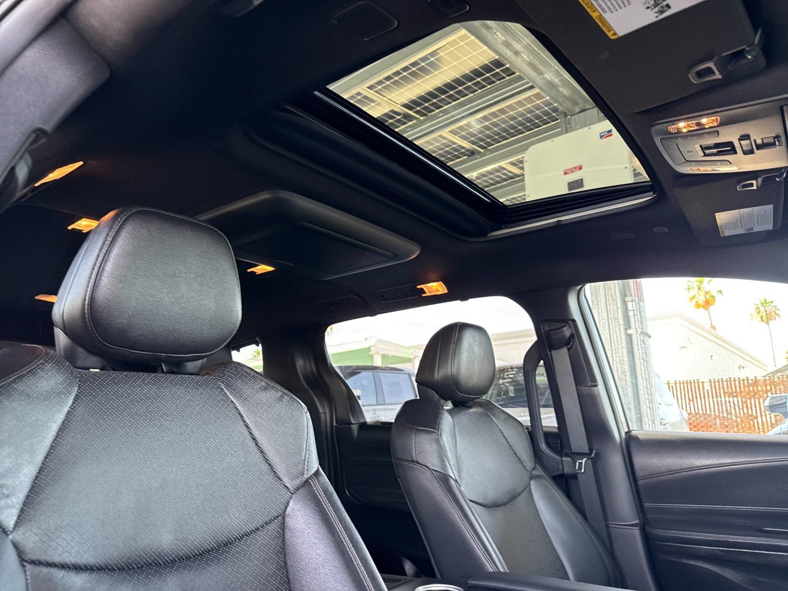 Used 2025 Toyota Sienna Platinum FWD image 18