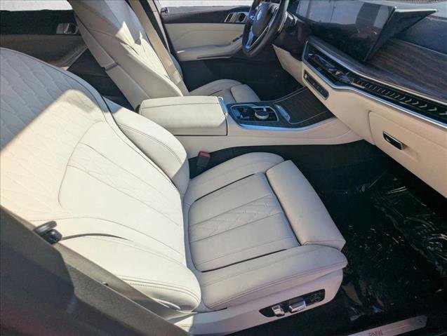 Certified 2024 BMW X5 xDrive50e w/ Premium Package AWD/4WD image 22