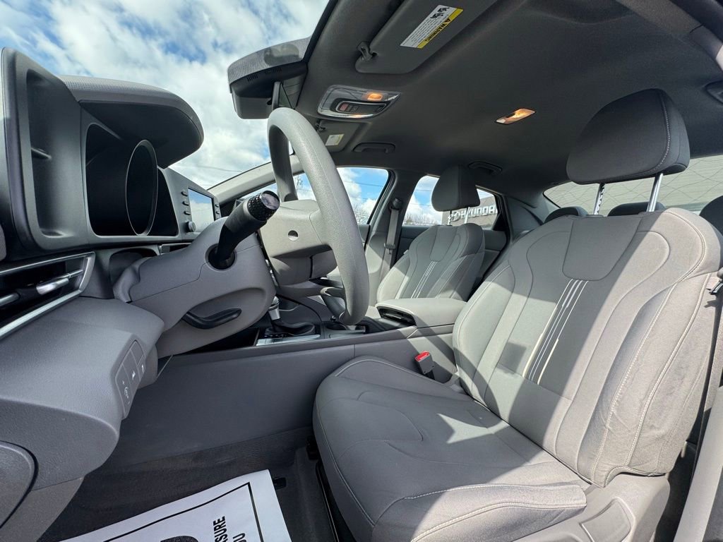 Used 2023 Hyundai Elantra SEL image 21